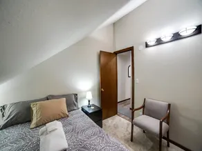 Snowater Condo #story Condo - Sleeps 4 - Close to Community Amenities! - Rum