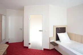 Hotel zur Schloß-Schenke - Room