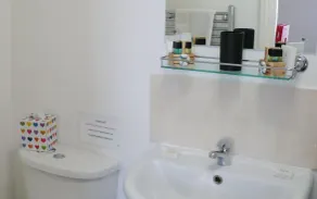 Bow Street Runner - Bathroom