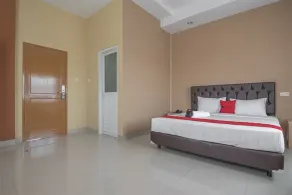 RedDoorz near Islamic Center Samarinda - Habitación