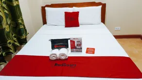 RedDoorz near Talisay District Hospital - Room