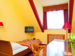 Cloister Inn Hotel - Chambre