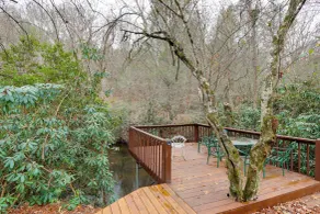 'Creek Bend Escape' w/ Hot Tub + River Views! - Innvendig