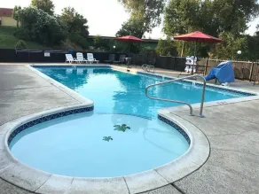 Travelodge by Wyndham Red Bluff South of Redding - Piscine