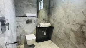Vaigai Residency - Bathroom