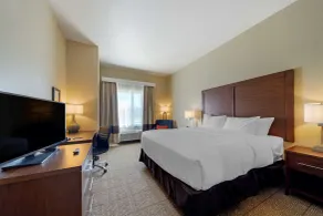 Comfort Inn & Suites Harrah - Rum