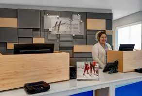 Holiday Inn Express & Suites - Milwaukee - Brookfield by IHG - Réception