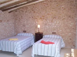 Beautiful Rustic Mallorcan House With Private Pool Near Cas Concos - Habitación