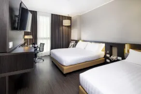 Best Western Premier CHC Airport - Room