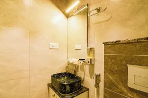 Urban Cliff Hotel - Bathroom