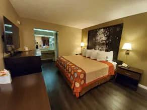 Super 8 by Wyndham Abilene North - Room