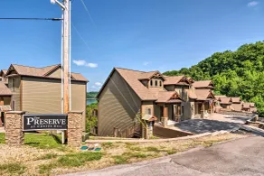 Center Hill Lake Rental: Steps to Hurricane Marina - Interiör