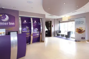 Premier Inn Camberley - Reception