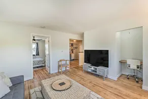 Breezy-chic Apartment - Steps to Geneva Lake! - Rum
