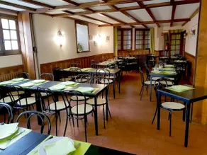 Logis Hôtel Restaurant L'Oustal - Restaurant