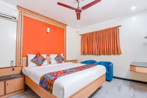 FabHotel ESS Paradise - Room