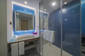 Holiday Inn Express Shanghai Jinshan by IHG - Bathroom