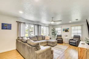 Charming Canalfront Retreat w/ Double Boat Slip! - Innenbereich