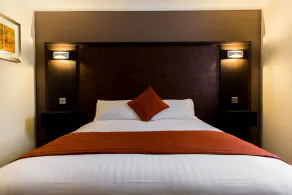 Dragonfly Hotel Colchester - Room