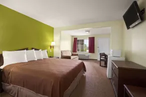 Howard Johnson by Wyndham Grand Prairie Near Lone Star Park - Chambre