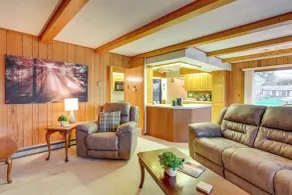 Waterfront Gladwin Vacation Rental w/ Lake View! - Interiør