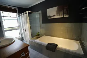 Kiwarrak Country Retreat - Bathroom