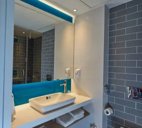 Holiday Inn Express Brussels-Grand-Place by IHG - Bathroom