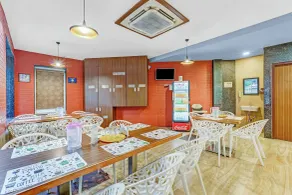 Season 4 Residences - Nungambakkam Near US consulate, Apollo Hospital, Shankar Nethralaya - Restaurant