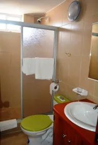 Hostal Muyuyo - Bathroom