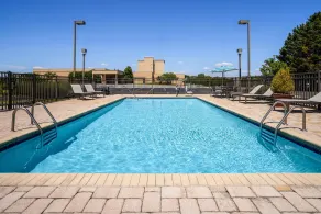 Hampton Inn Dover - Pool