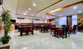 Treebo Primeland Suites, Mailasandra - Restaurant