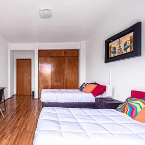 Roma Sur Apartments with Balcony - Family Friendly - Chambre