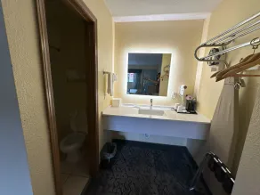 Days Inn by Wyndham Renfro Valley Mount Vernon - Badrum