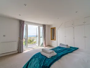Two Hoots - Room