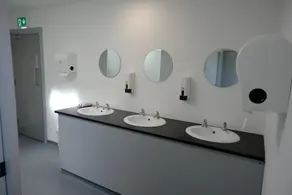 Whiddy School House Accommodation - Bathroom