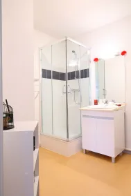 Apartment-Komfort-Nasszelle - Badezimmer