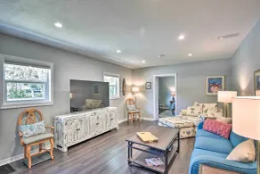Dog-friendly Home w/ Gas Grill - Walk to Rose Bay! - Innenbereich