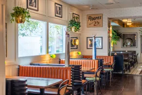 SIXTY Beverly Hills - Restaurant