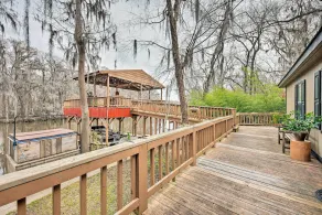 Waterfront Karnack Home w/ Boathouse & Deck! - Interiør