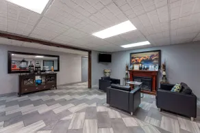 Quality Inn Austintown-Youngstown West - Hall