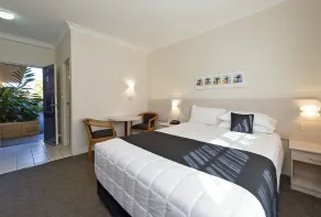 Comfort Inn All Seasons - Room