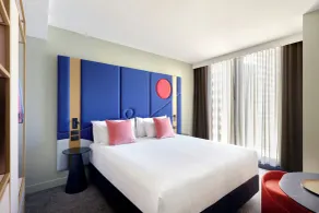 Quincy Hotel Melbourne - Room