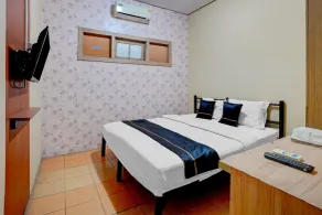 Hotel O near Summarecon Mall Serpong formerly Gemilang Guesthouse - Habitación