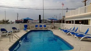 The Aventis Inn - Piscine