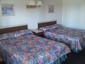 Embassy Motel - Room