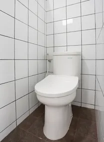 Hotel O Hegarbudhi Residence - Bathroom