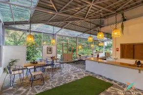 Zostel Homes Tirthan, Gushaini - Restaurang