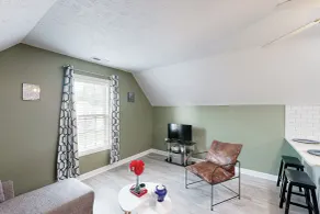Golf, Hike & Explore! Tranquil Oasis in Cameron - Interior