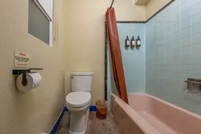 The Siesta Motel - Bathroom