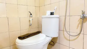 Great Choice and Comfy 2BR Green Pramuka City Apartment By Travelio - Badrum